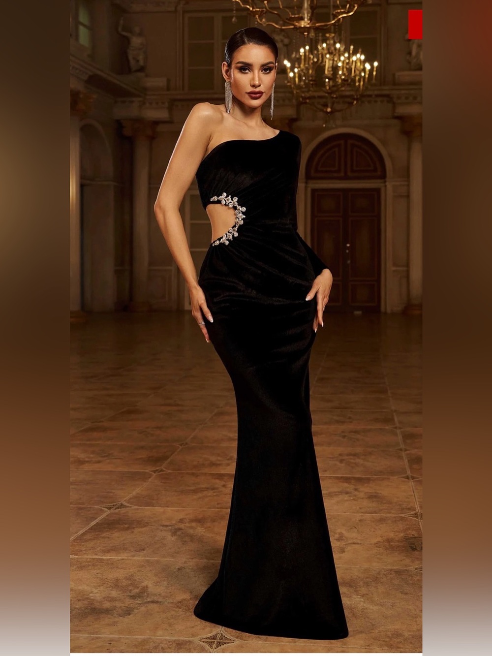 Elegant One-Shoulder Black Evening Gown with Side Cutout